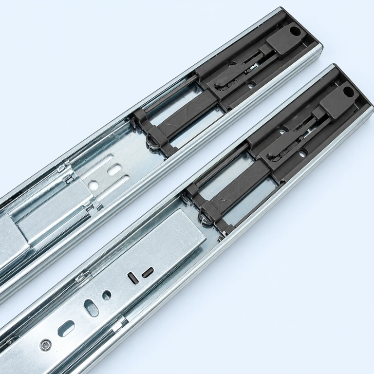 45 mm Push-to-Open Ball-Bearing Slide, reconstructed from the supplied product photograph on a pale ice-blue background